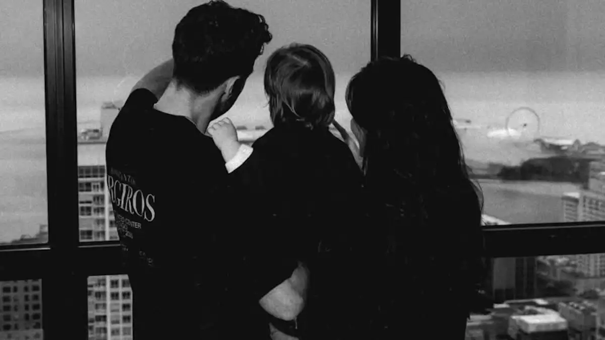 Κωνσταντίνος Αργυρός: Τρυφερή οικογενειακή στιγμή με την Αλεξάνδρα Νίκα και τον γιο τους στο Σικάγο