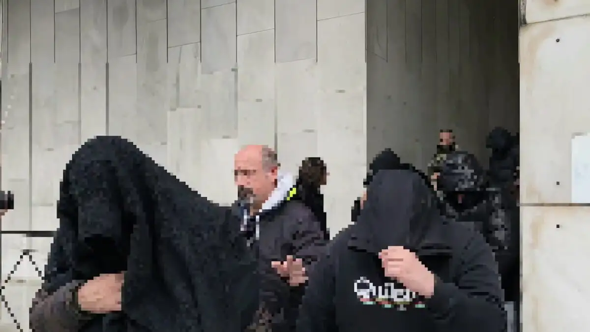 Κύκλωμα απάτης στον ΕΦΚΑ: «Η Σούβλα του Άρχοντα», ο λογιστής με την Porsche και η μεγάλη αποκάλυψη