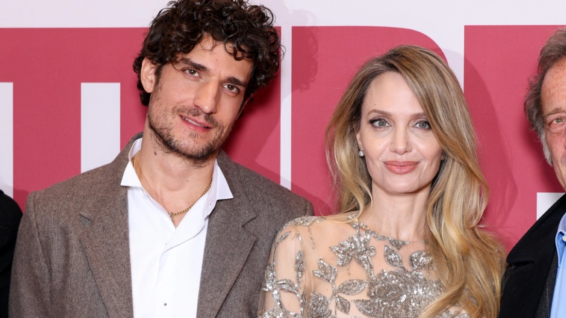 Διαψεύδει τα σενάρια για ειδύλλιο η Αντζελίνα Τζολί – Καμία σχέση με τον Λουί Γκαρέλ Διαψεύδει τα σενάρια για ειδύλλιο η Αντζελίνα Τζολί – Καμία σχέση με τον Λουί Γκαρέλ