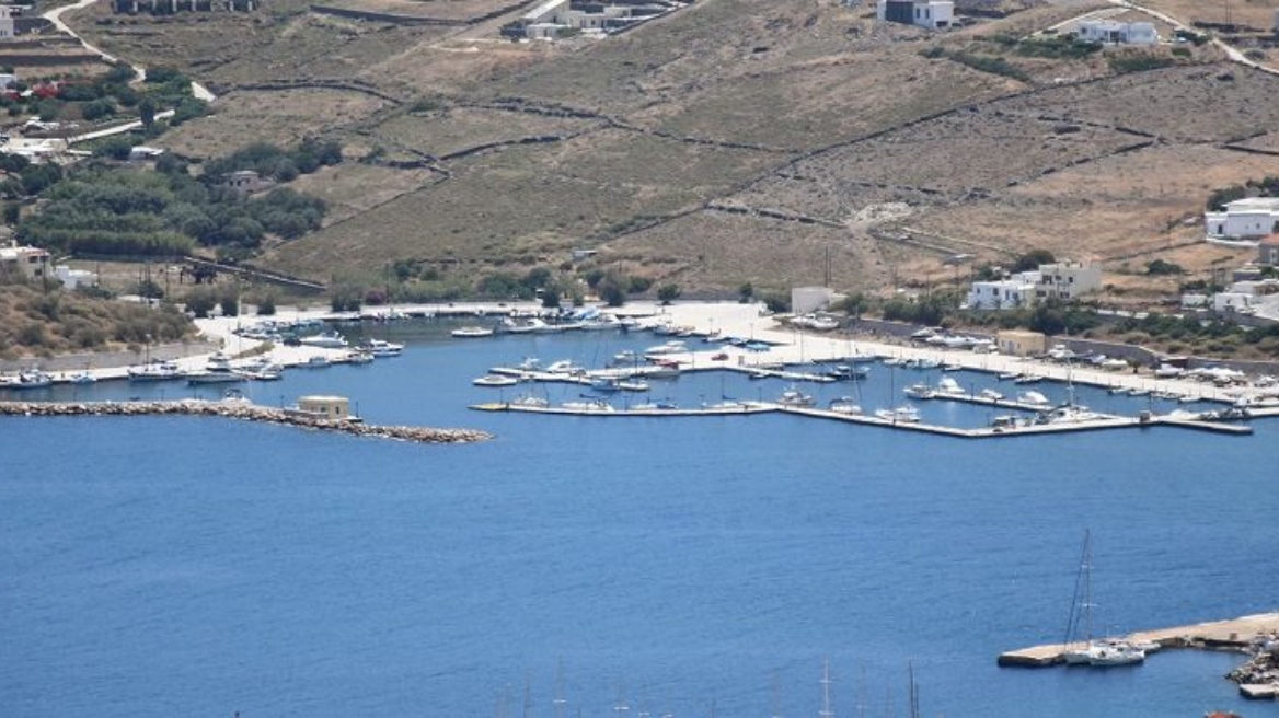 Νεκρός άνδρας στη μαρίνα Σύρου – Εντοπίστηκε στη θάλασσα