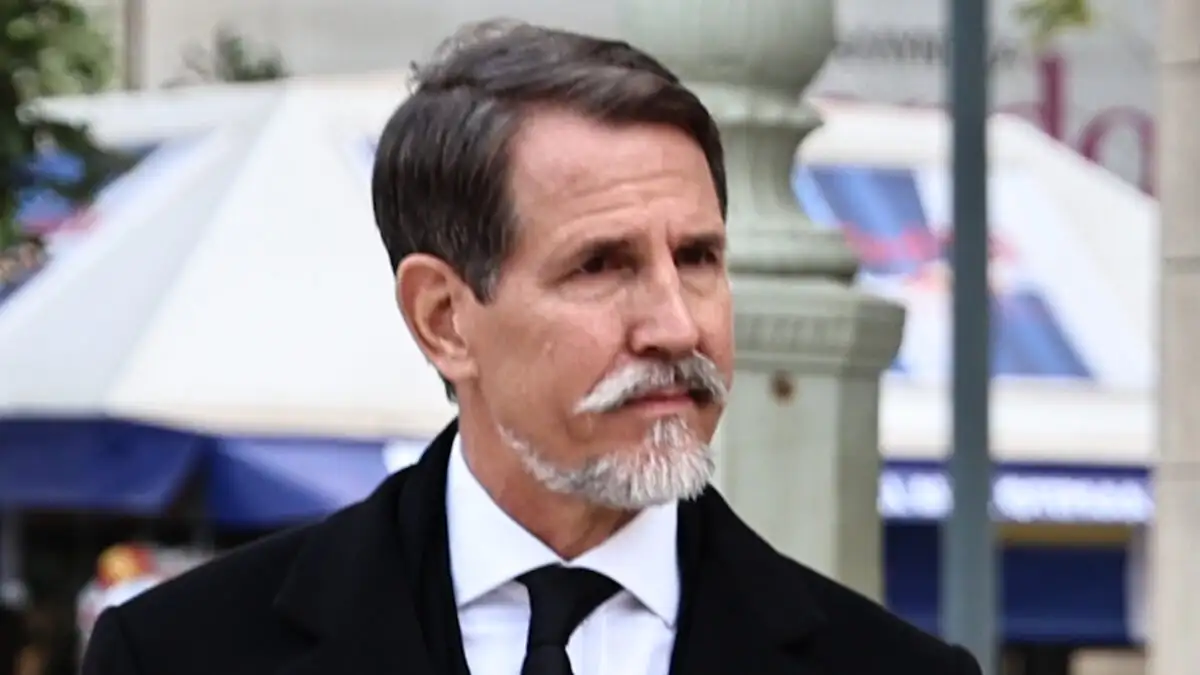 Ο Παύλος Ντε Γκρες για τη στρατιωτική παρέλαση στο Σύνταγμα: «Σου ανάβει την ψυχή»