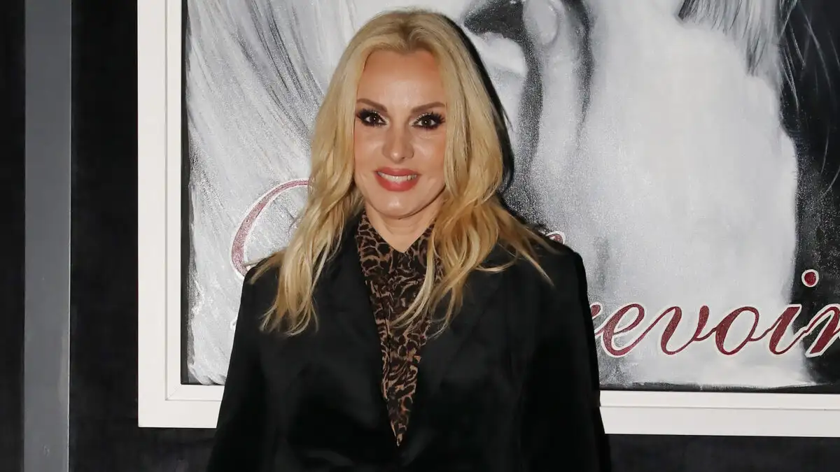 Πέγκυ Ζήνα: «Νιώθω έντονη νοσταλγία για τον Νότη Σφακιανάκη και τη νυχτερινή σκηνή»