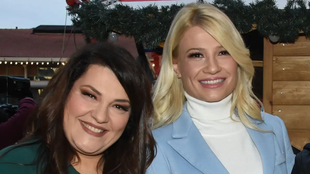 Κατερίνα Ζαρίφη για Φαίη Σκορδά: «Αν υπάρχει τούρτα στον γάμο της, θα μπω!»