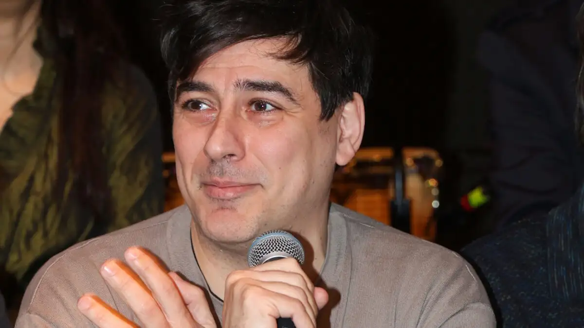 Ο Βασίλης Μαυρογεωργίου αποκαλύπτει πώς πήρε τον ρόλο στο «Έχω παιδιά»: «Με είδε στον ύπνο της η βοηθός σκηνοθέτη»