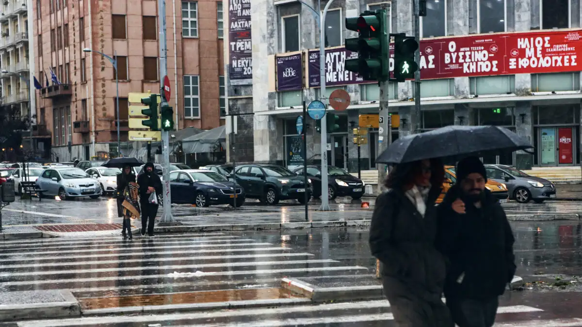 Καιρός σήμερα: Τοπικές βροχές και καταιγίδες σε δυτικά ηπειρωτικά και Ιόνιο – Μέγιστη 19°C