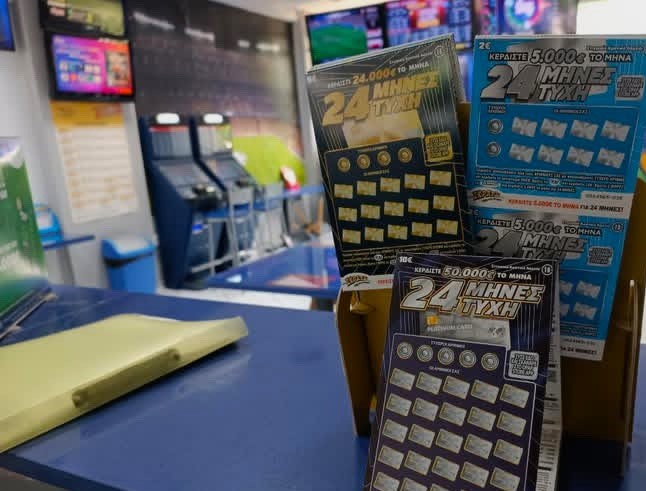 Υπερτυχερός παίκτης του ΣΚΡΑΤΣ κέρδισε 50.000 ευρώ κάθε μήνα για 2 χρόνια - Σε κατάστημα Allwyn της Πάτρας ο «χρυσός» λαχνός του «24 ΜΗΝΕΣ ΤΥΧΗ»