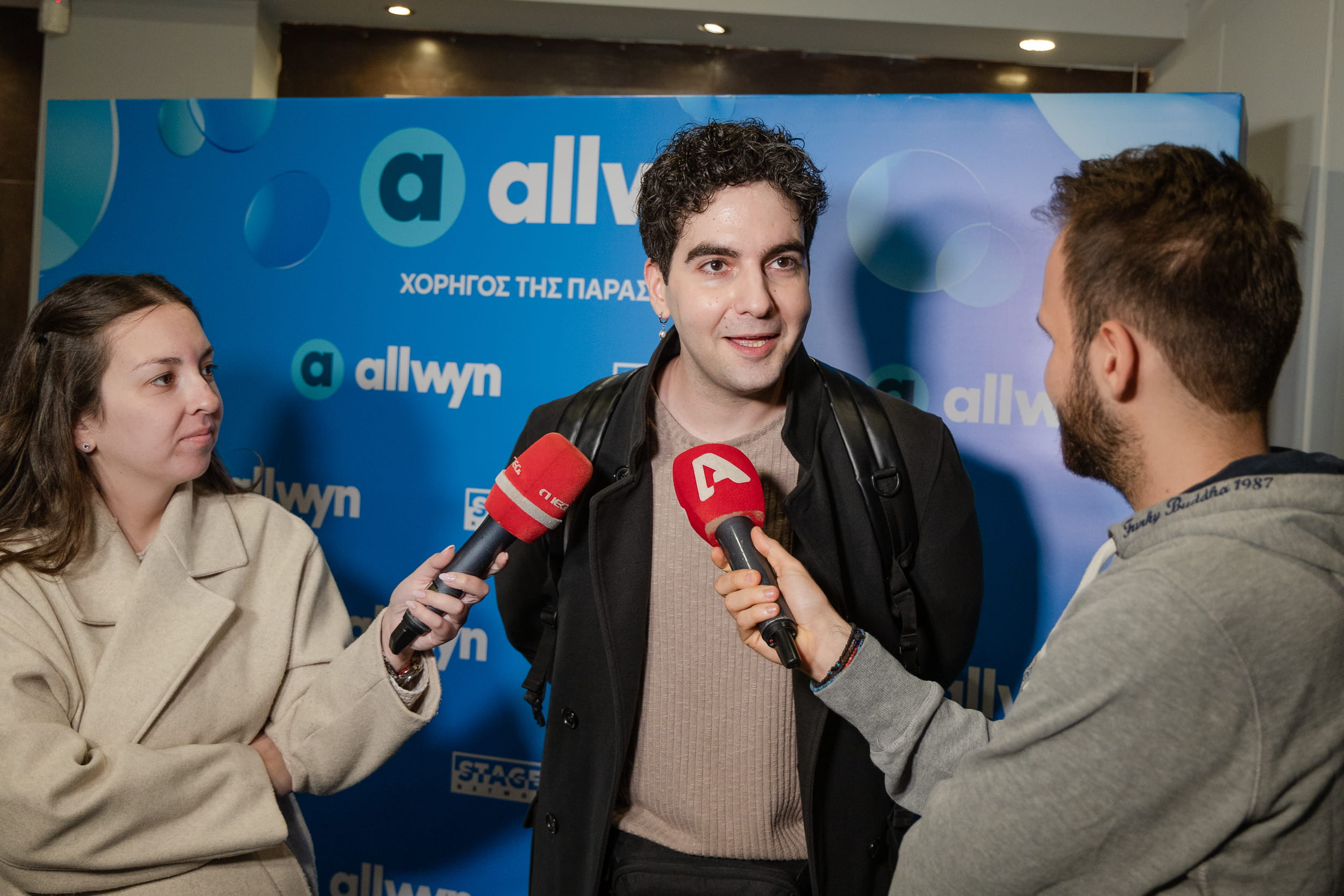 Ηθοποιοί και καλεσμένοι της παράστασης «Ένα κάποιο κενό» μοιράζονται άγνωστες στιγμές από την καριέρα τους - Μια βραδιά γεμάτη ιστορίες στο θέατρο «Εμπορικόν»