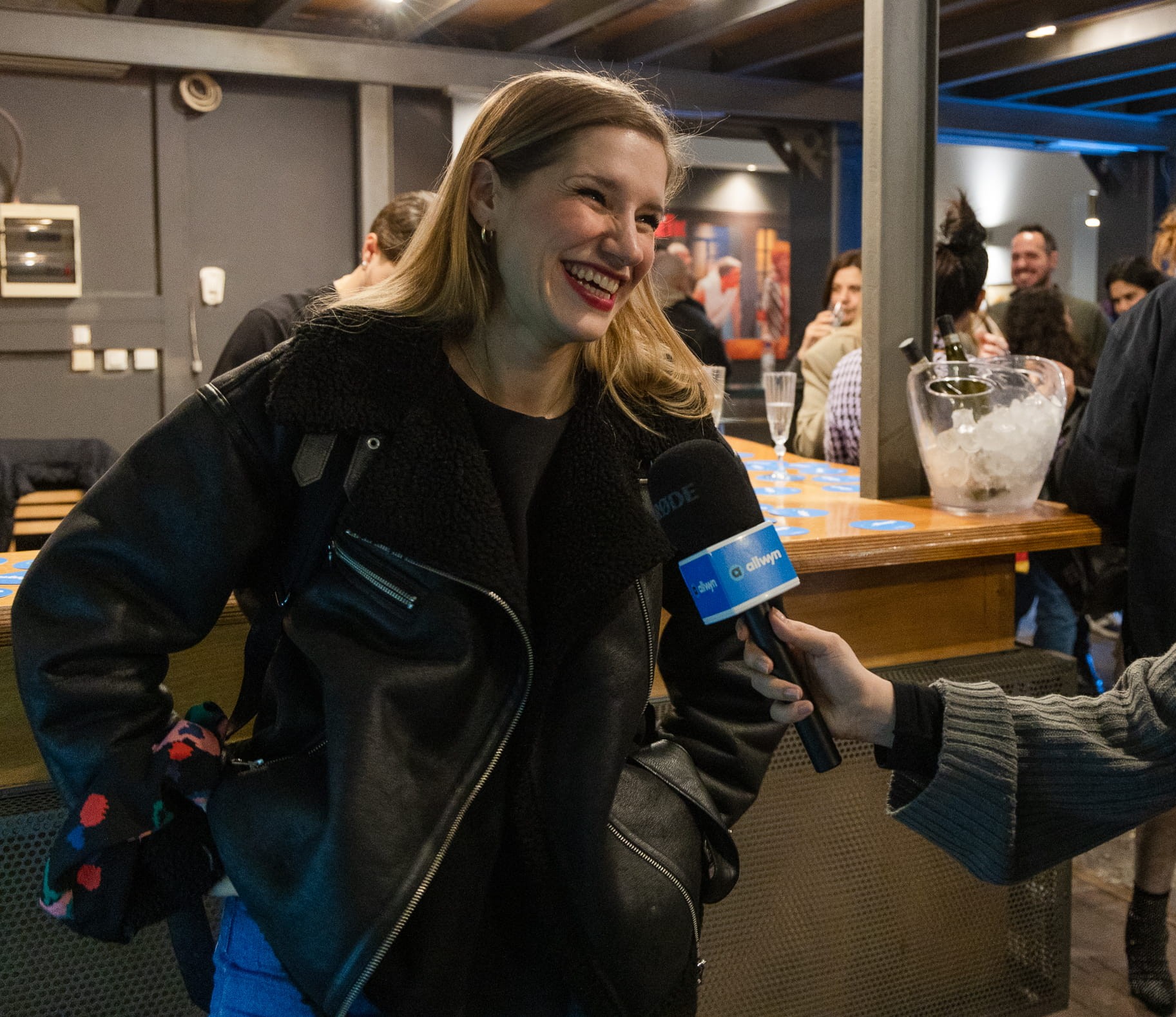 Ηθοποιοί και καλεσμένοι της παράστασης «Ένα κάποιο κενό» μοιράζονται άγνωστες στιγμές από την καριέρα τους - Μια βραδιά γεμάτη ιστορίες στο θέατρο «Εμπορικόν»