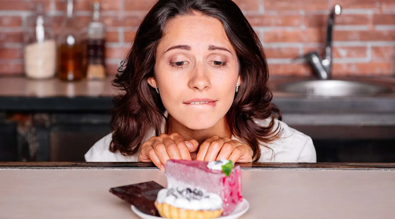 Πειρασμός της ζάχαρης: Τι προτείνει ψυχολόγος για να τον ελέγξουμε