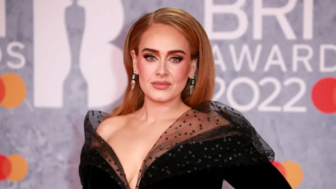 Adele: Σπάνια δημόσια εμφάνιση με τον γιο της – Τα βλέμματα στραμμένα στη στιγμή