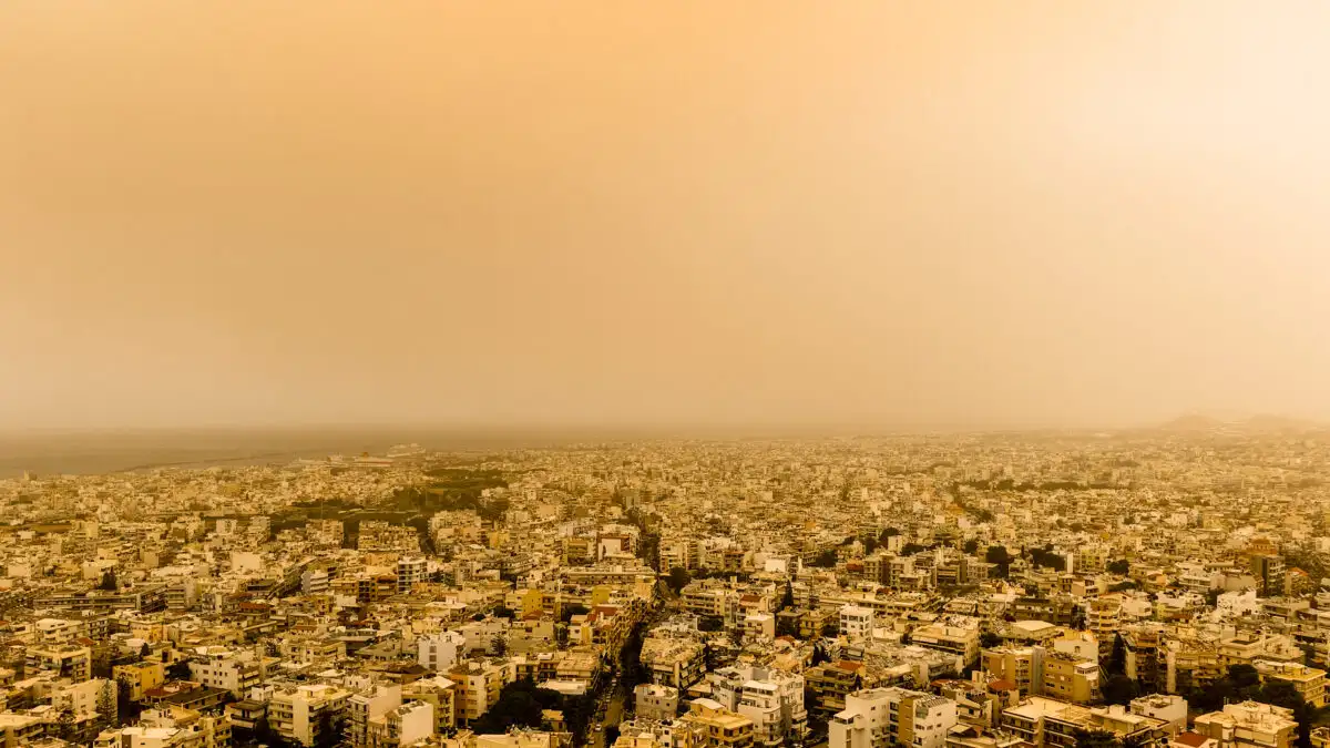 Καιρός – Κολυδάς: Μέχρι την Πέμπτη η αφρικανική σκόνη – Άνοδος θερμοκρασίας έως και 25°C