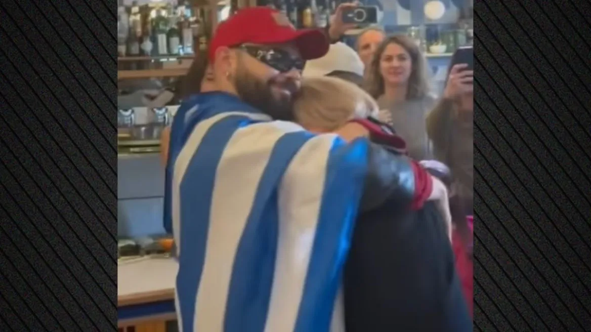 Δάκρυσε ο Ακύλας: Η συγκινητική αγκαλιά με τη μητέρα του στις Βρυξέλλες