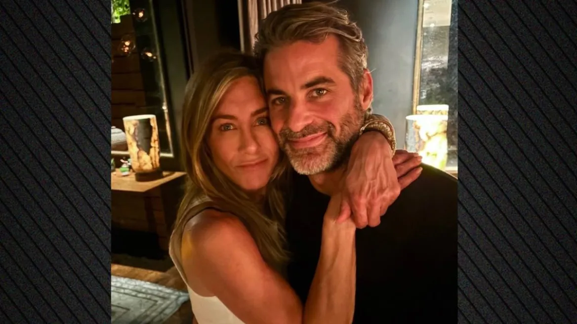 Τζένιφερ Άνιστον: Τρυφερό στιγμιότυπο με τον σύντροφό της Τζιμ Κέρτις Τζένιφερ Άνιστον: Τρυφερό στιγμιότυπο με τον σύντροφό της Τζιμ Κέρτις