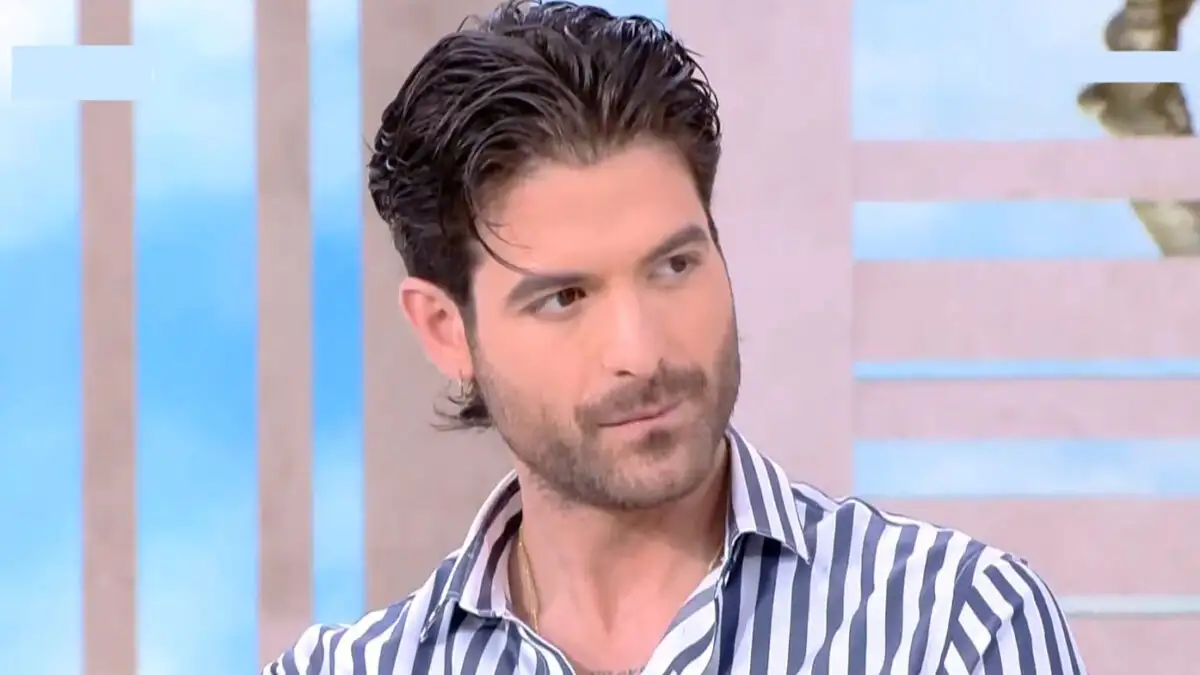 Άρης Μουγκοπέτρος: «Ο χωρισμός μου ήταν ένα γερό “χαστούκι” που με άλλαξε» Άρης Μουγκοπέτρος: «Ο χωρισμός μου ήταν ένα γερό “χαστούκι” που με άλλαξε»