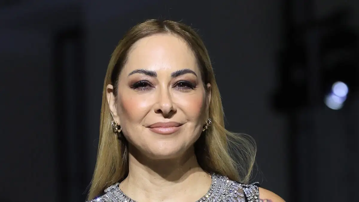 Μελίνα Ασλανίδου: Καθηλώνει ψάλλοντας το «Ω Γλυκύ μου Έαρ» στα Μετέωρα