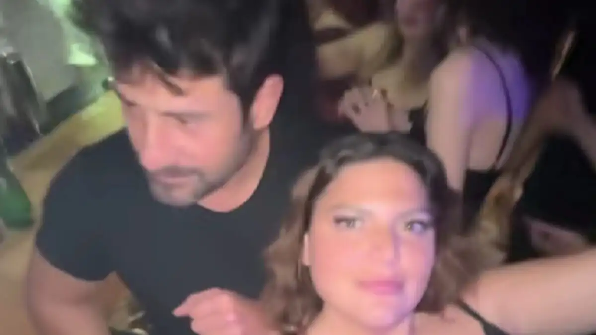 Δανάη Μπάρκα – Αλέξης Γεωργούλης: Ξέφρενος χορός που ξύπνησε αναμνήσεις από το «Είσαι το ταίρι μου» Δανάη Μπάρκα – Αλέξης Γεωργούλης: Ξέφρενος χορός που ξύπνησε αναμνήσεις από το «Είσαι το ταίρι μου»