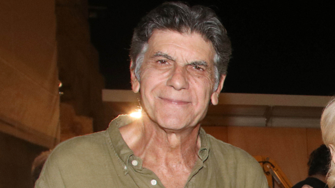 Γιάννης Μπέζος: «Το να παριστάνουμε τους νέους είναι γελοίο»