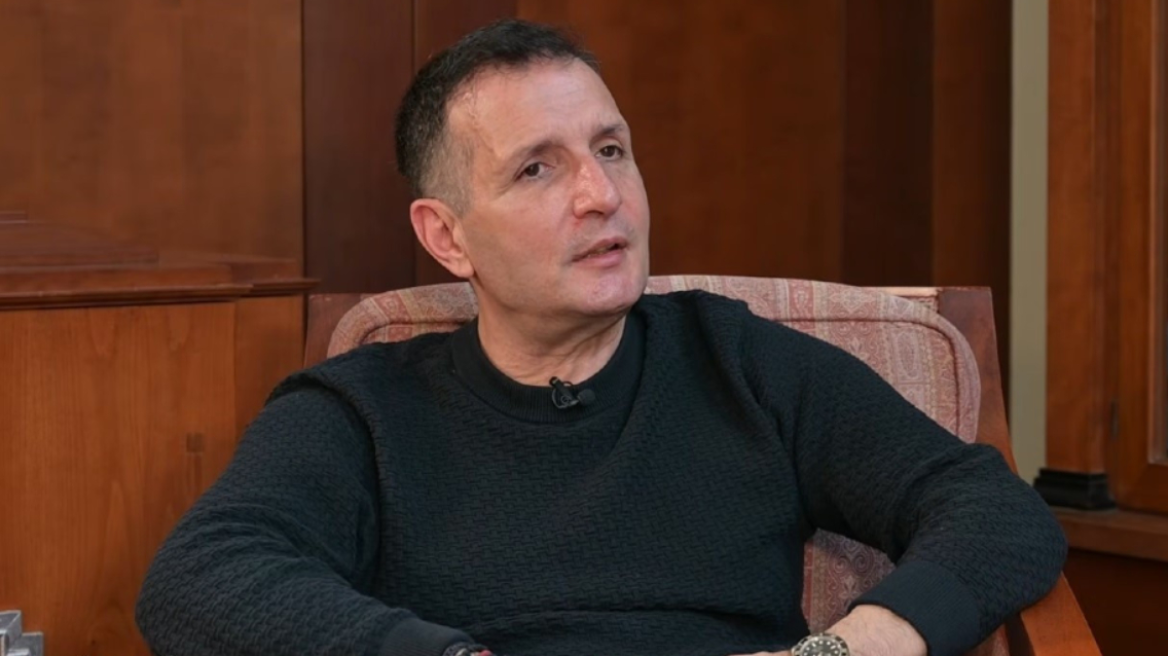 Δημήτρης Μπάσης: «33 χρόνια στην Αθήνα, αλλά σκέφτομαι να γυρίσω μόνιμα στο χωριό μου στο Κιλκίς»