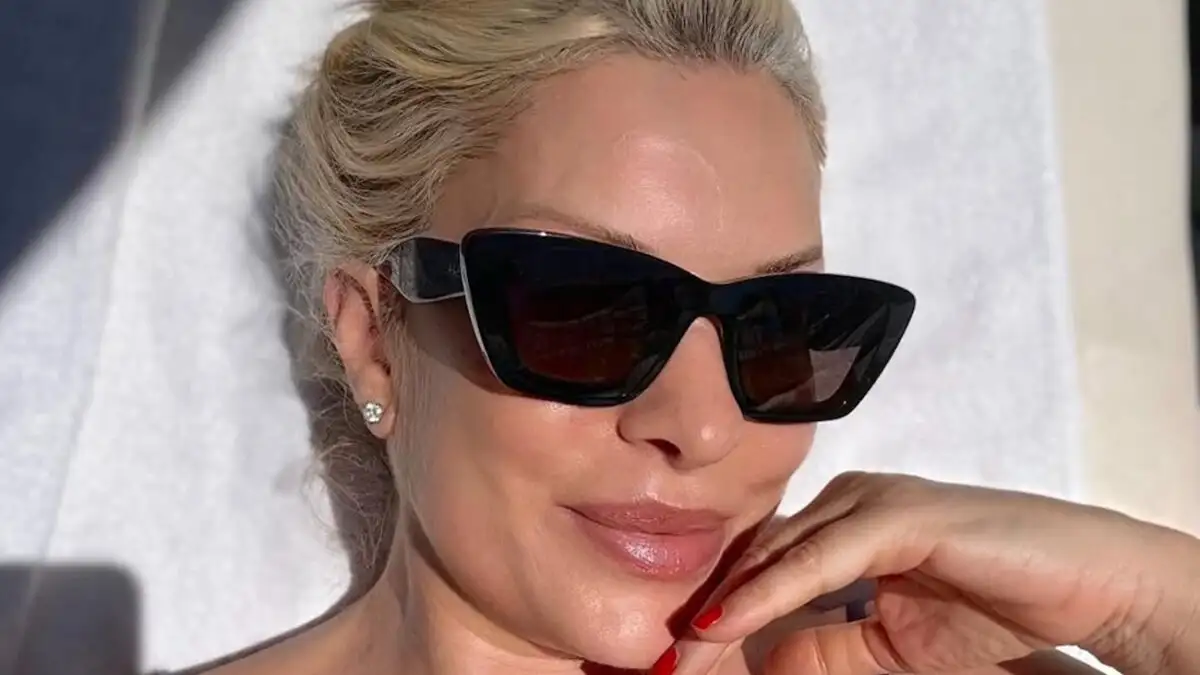 Ελένη Μενεγάκη: Χαλαρές στιγμές κάτω από τον ήλιο της Μάλαγα