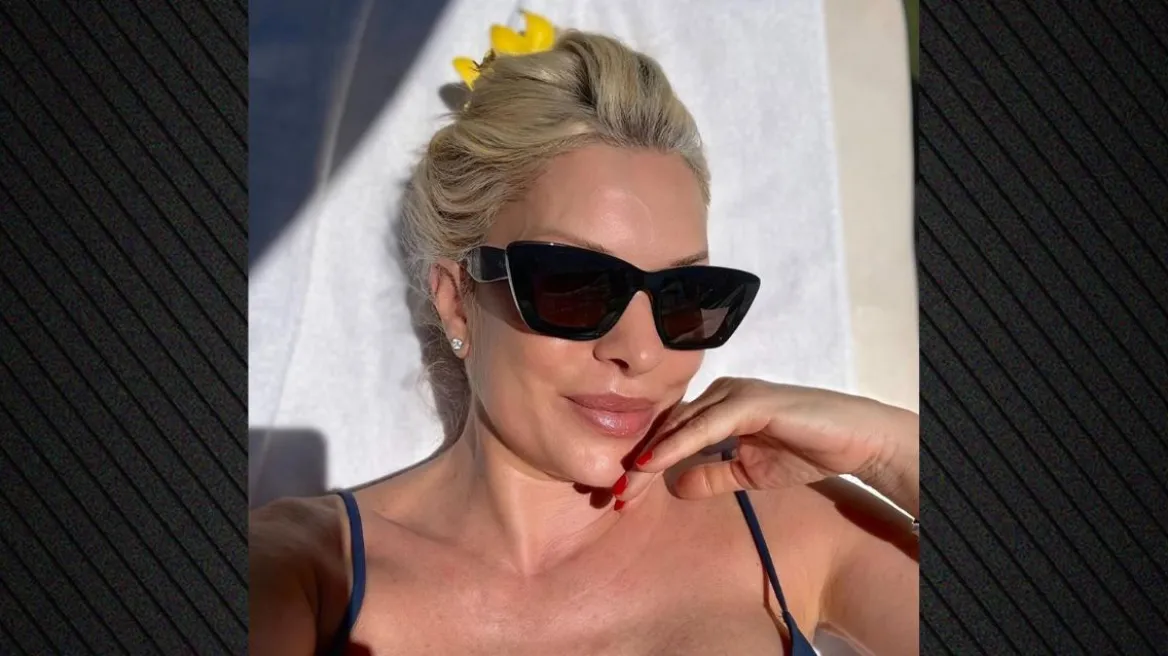 Ελένη Μενεγάκη: Ηλιοθεραπεία στην Ισπανία και μήνυμα αισιοδοξίας – «Το καλύτερο μακιγιάζ είναι του ήλιου» Ελένη Μενεγάκη: Ηλιοθεραπεία στην Ισπανία και μήνυμα αισιοδοξίας – «Το καλύτερο μακιγιάζ είναι του ήλιου»