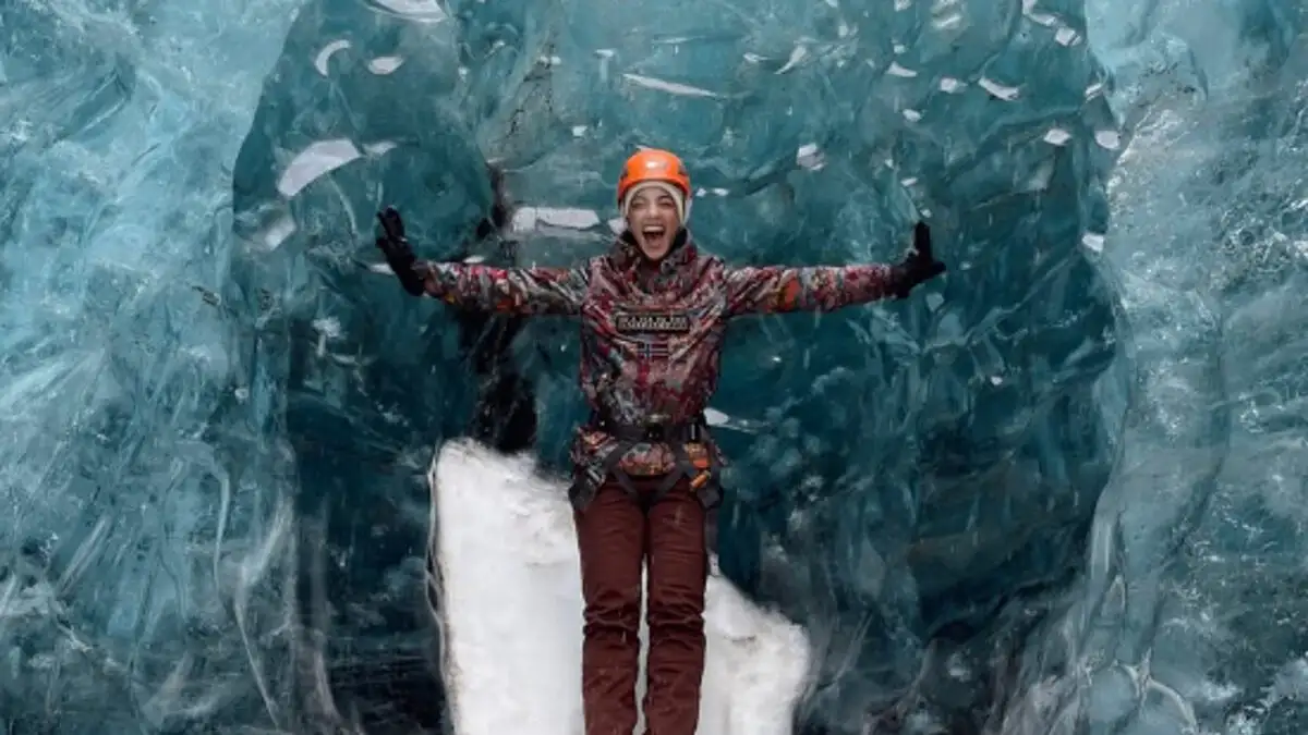 Ευγενία Σαμαρά: Μαγικό ταξίδι στην Ισλανδία με καταδύσεις και εξερευνήσεις σε παγετώνες