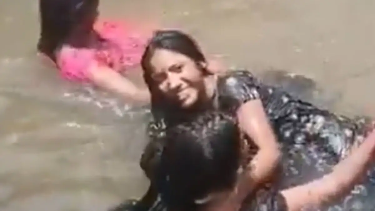 Τραγωδία στην Ινδία: Τρεις έφηβες πνίγηκαν ενώ έβγαζαν selfie σε καταρράκτη