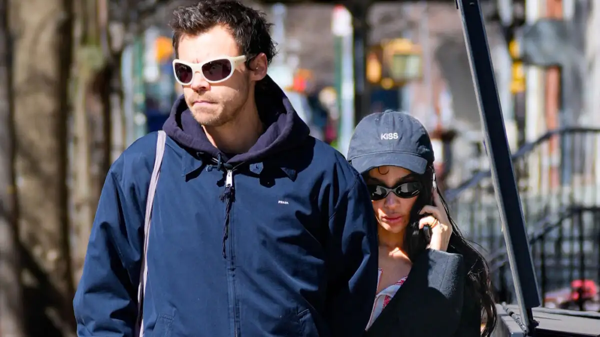 Η Ζόι Κράβιτζ και ο Χάρι Στάιλς αρραβωνιάστηκαν – Το δαχτυλίδι που πυροδότησε τις φήμες