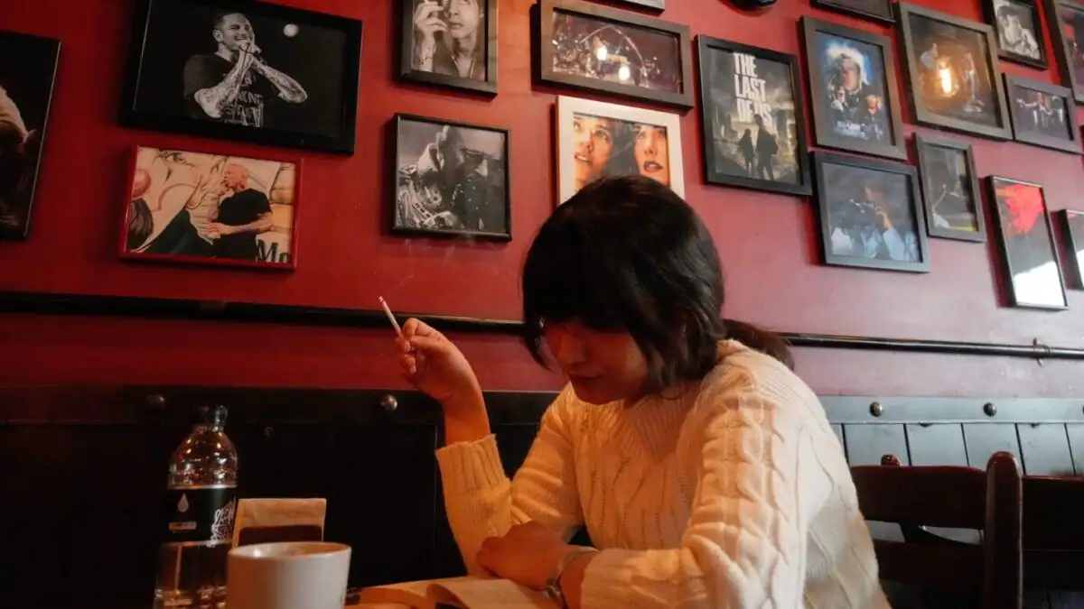 Ιράν: Οι κοινωνικές εξελίξεις γύρω από τη μαντίλα και η συνεχιζόμενη μάχη των γυναικείων δικαιωμάτων"