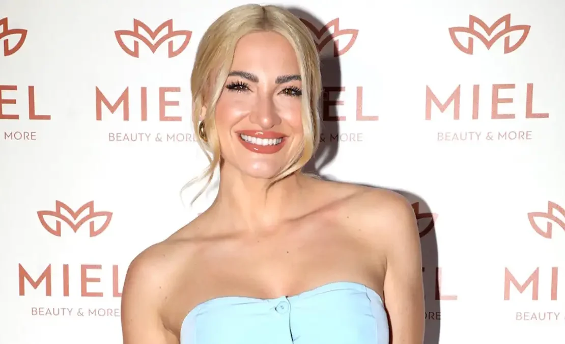 Η Ιωάννα Τούνη αφέθηκε ελεύθερη – Η έξοδός της από το αστυνομικό τμήμα