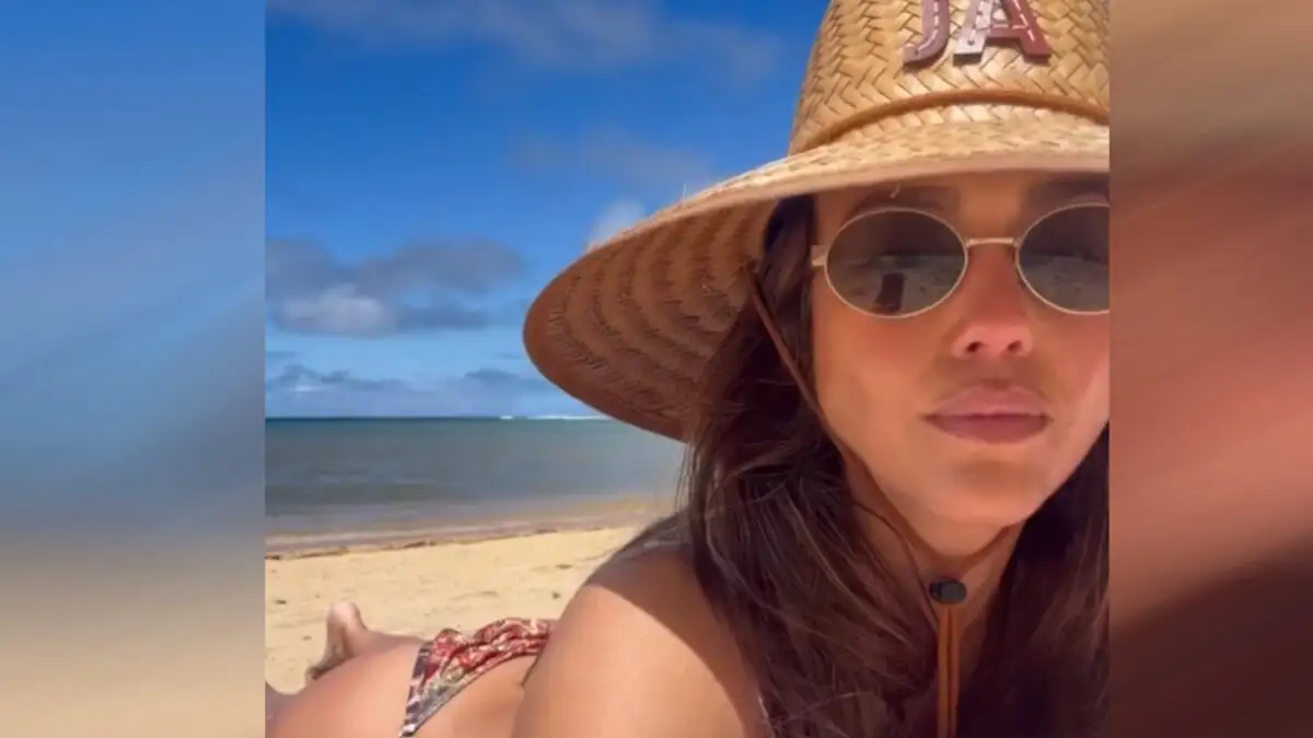 Jessica Alba: Ανοιξιάτικες αποδράσεις σε ειδυλλιακή παραλία