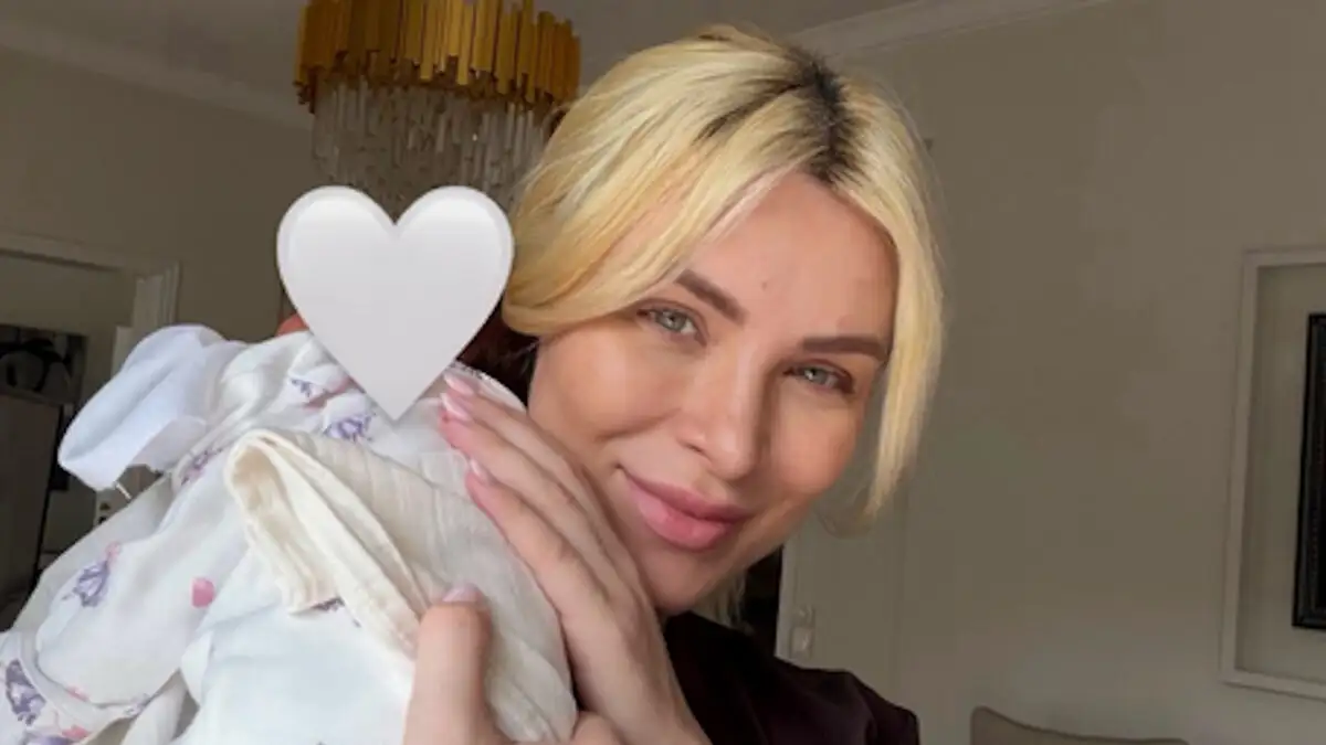 Κατερίνα Καινούργιου: Χωρίς φίλτρα και στερεότυπα – Η μητρότητα και το μήνυμα που στέλνει