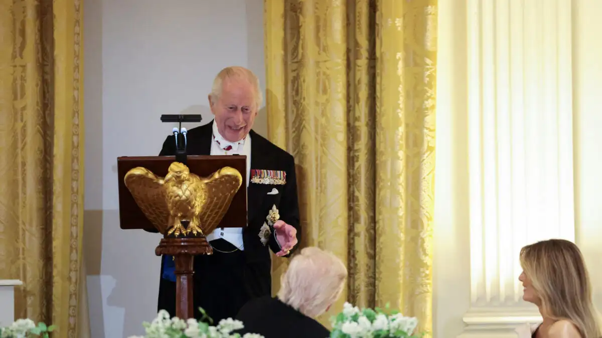 "Βασιλιάς Κάρολος σε Τραμπ: «Θα μιλούσατε γαλλικά χωρίς εμάς»"