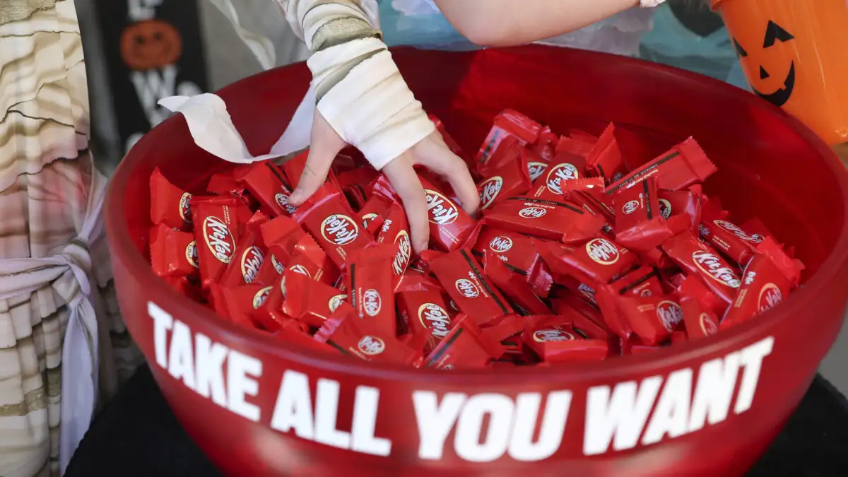 KitKat Canada: Με συνοδεία περιπολικών SUV η μεταφορά KitKat – «Παίρνουμε τη σοκολάτα πολύ σοβαρά»