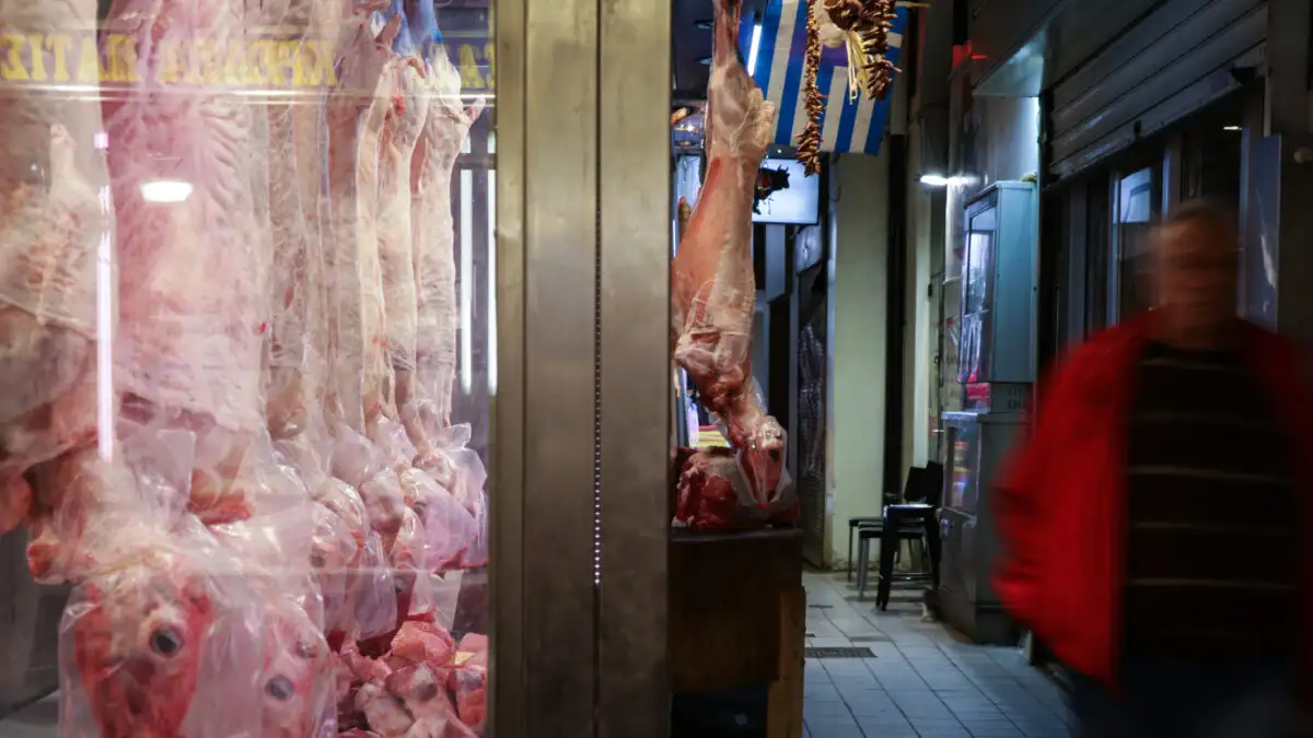 Πάσχα 2026: «Φωτιά» οι τιμές στο αρνί – Εντατικοί έλεγχοι στην αγορά