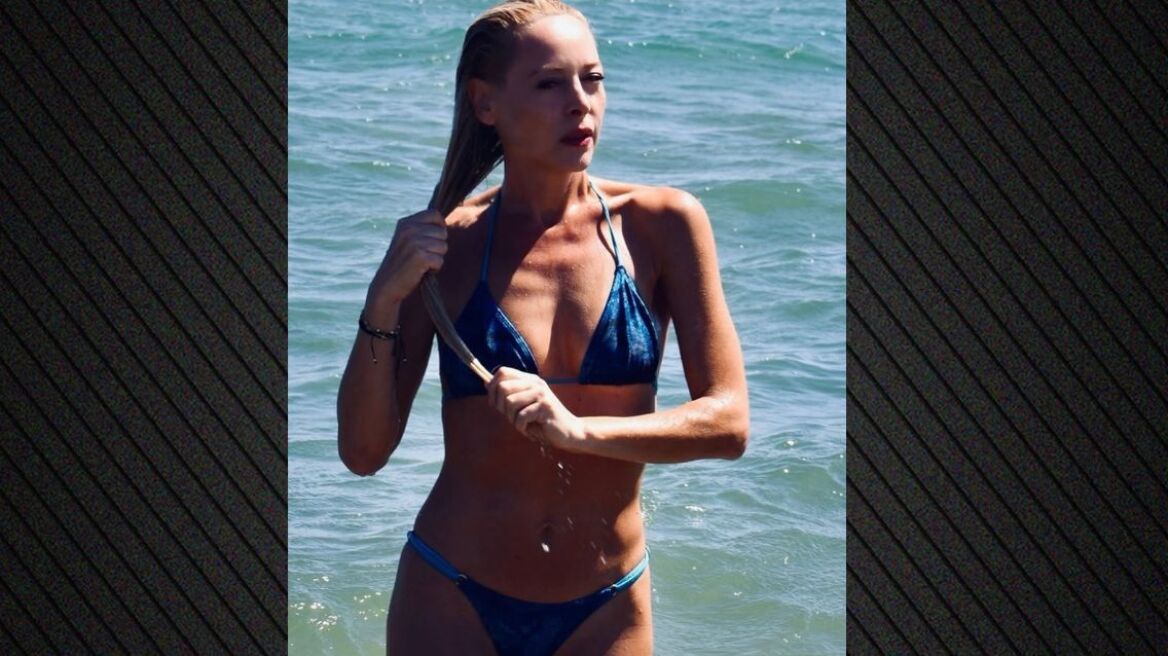 Φαίη Ξυλά: Πόζαρε με μαγιό στη θάλασσα και εντυπωσίασε Φαίη Ξυλά: Πόζαρε με μαγιό στη θάλασσα και εντυπωσίασε