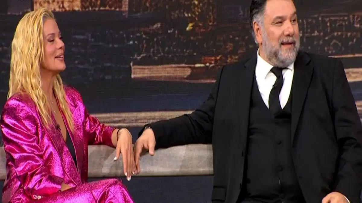 Η Ζέτα Μακρυπούλια έκανε έκπληξη στον Γρηγόρης Αρναούτογλου – Η συγκινητική αντίδρασή του