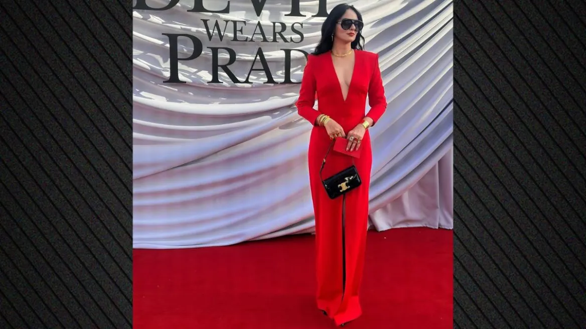 Η Ζενεβιέβ Μαζαρί έκλεψε την παράσταση με κατακόκκινο look στην πρεμιέρα του «Ο Διάβολος φοράει Prada 2»