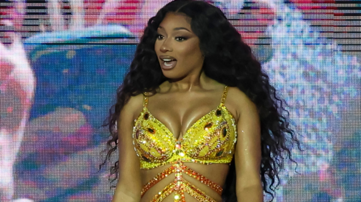 Η Megan Thee Stallion μεταφέρθηκε στο νοσοκομείο μετά από αιφνίδια αδιαθεσία στη σκηνή του Μπρόντγουεϊ