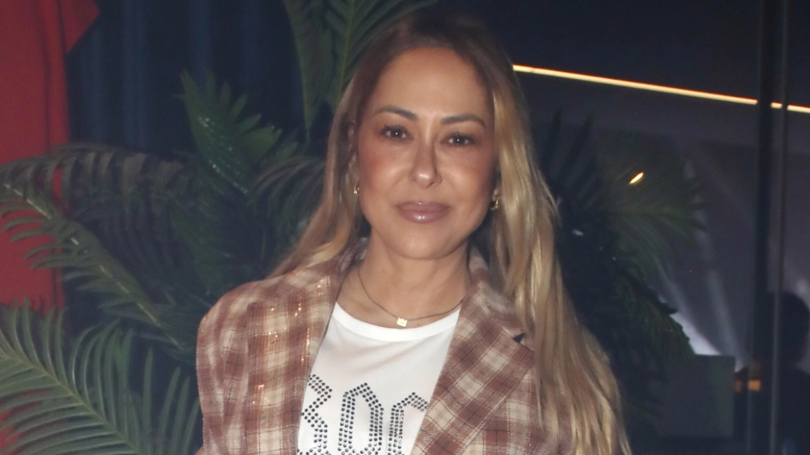 Μελίνα Ασλανίδου: «Με τρομάζει η τεχνητή νοημοσύνη – δεν υπάρχει ψυχή από πίσω»