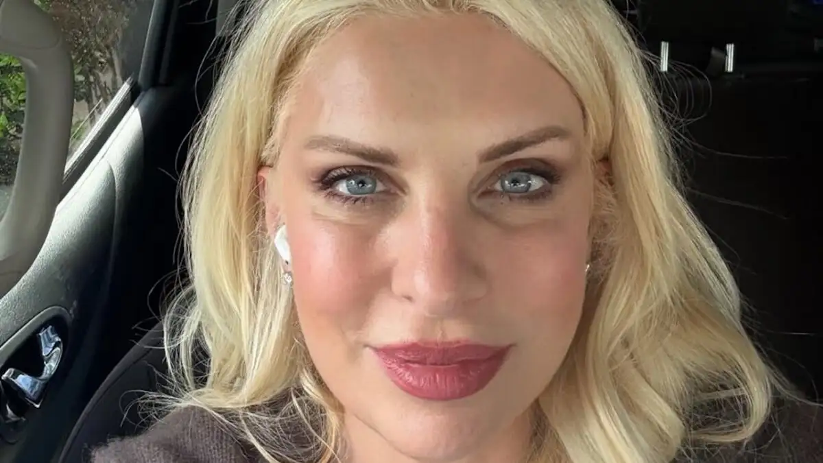 Ελένη Μενεγάκη: Ανοιξιάτικες πόζες στο Instagram και αποθέωση από τους followers