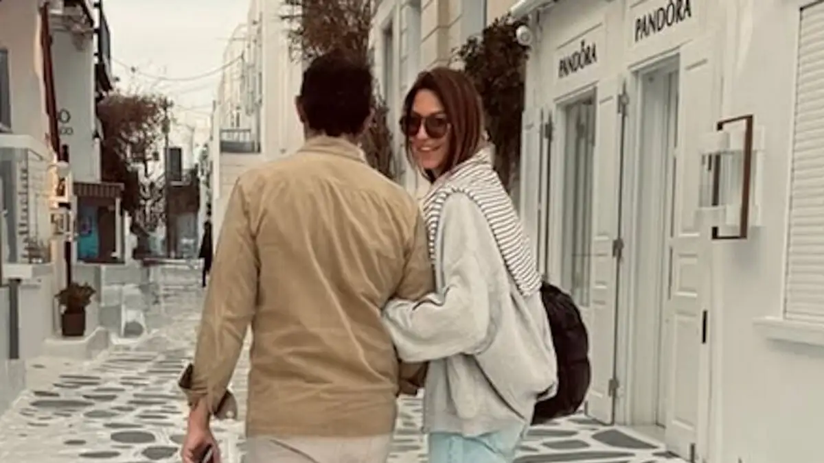 Φίλιππος Μιχόπουλος και Κωνσταντίνα Ευριπίδου στη Μύκονο με τα παιδιά της ραδιοφωνικής παραγωγού Φίλιππος Μιχόπουλος και Κωνσταντίνα Ευριπίδου στη Μύκονο με τα παιδιά της ραδιοφωνικής παραγωγού