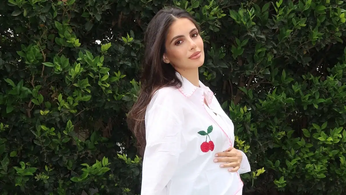 Αλεξάνδρα Νίκα: Τρυφερές φωτογραφίες από τον κήπο του σπιτιού της στον 7ο μήνα εγκυμοσύνης