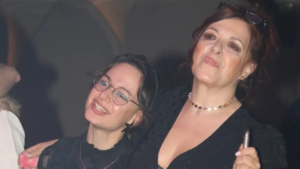 Ελένη Ράντου: «Έδωσα υπερβολική τρυφερότητα στην κόρη μου» – Η προσωπική της εξομολόγηση