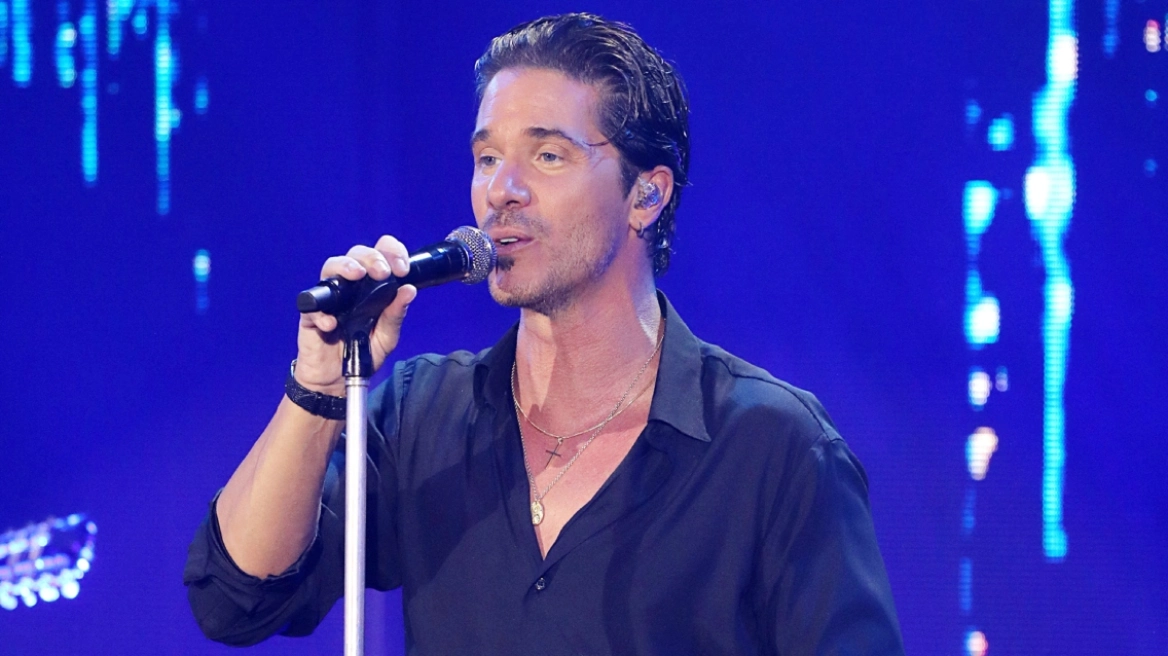 Το πασχαλινό μήνυμα του Νίκος Οικονομόπουλος: «Η θυσία Του, φως στη δική μας ζωή»