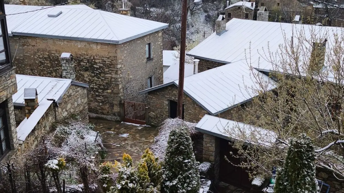 Καιρός: Από ανοιξιάτικες θερμοκρασίες σε χιόνια μέσα σε λίγες ώρες