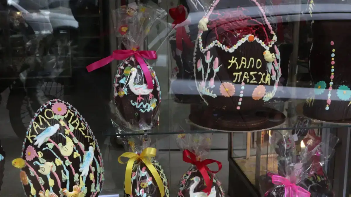 Εορταστικό ωράριο Πάσχα 2026: Ανοιχτά τα καταστήματα την Κυριακή – Τι ισχύει για τη Μεγάλη Εβδομάδα