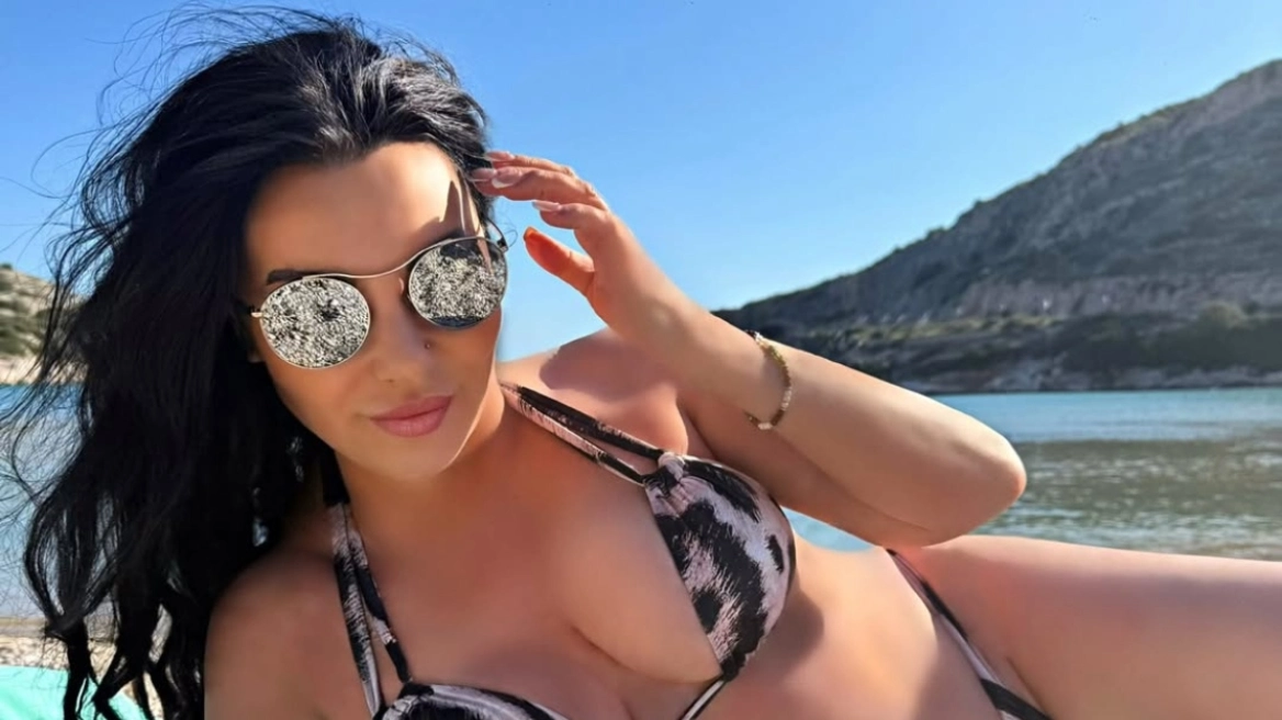 Η Πόπη Μαλλιωτάκη ποζάρει με μπικίνι και ανεβάζει τη θερμοκρασία: «Το καλοκαίρι δεν ήρθε ακόμα, αλλά εγώ ναι»