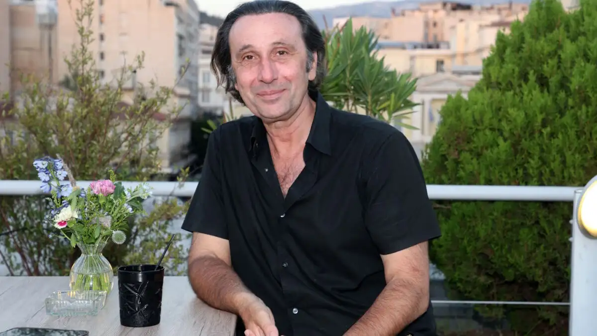 Ρένος Χαραλαμπίδης: «Απομακρύνθηκα από την τηλεόραση για να φροντίσω τους γονείς μου»