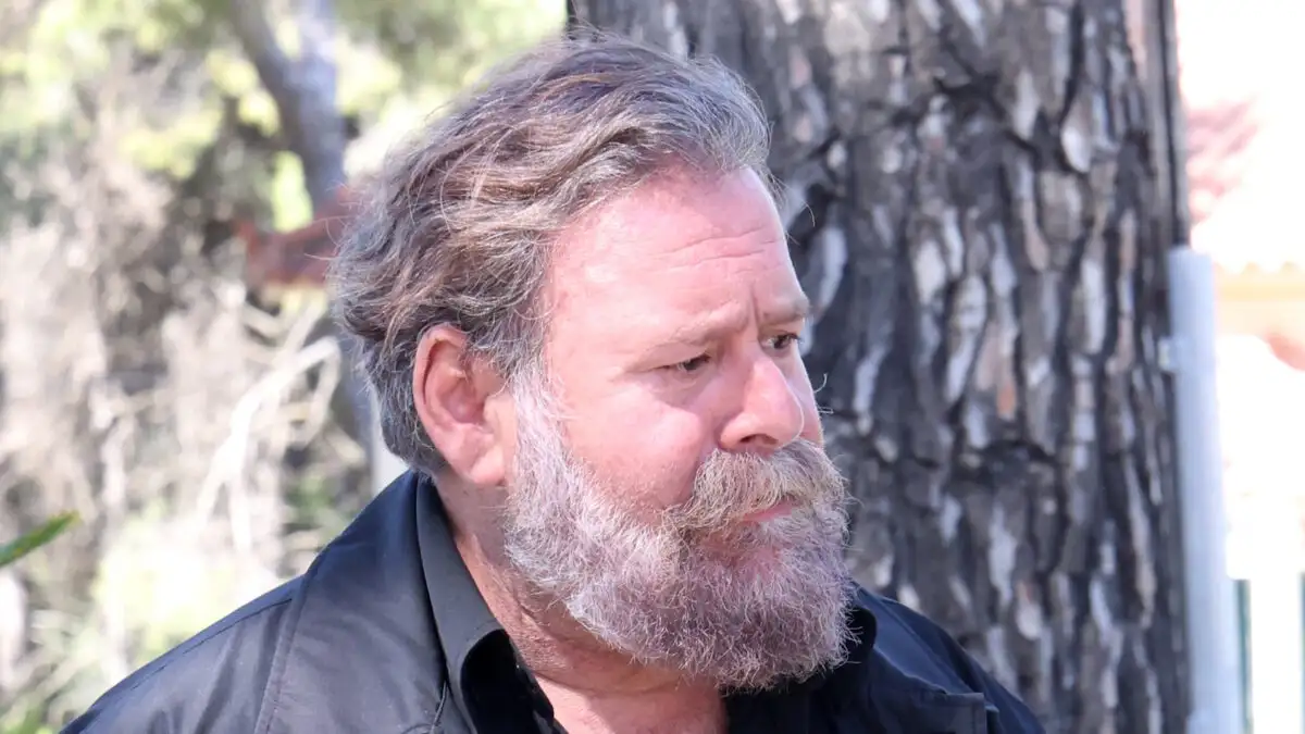 Κωστής Σαββιδάκης: «Κόλλησε ο σταυρός στην πλάτη μου – Έκανα εξετάσεις και τρεις μέρες μετά μπήκα χειρουργείο»