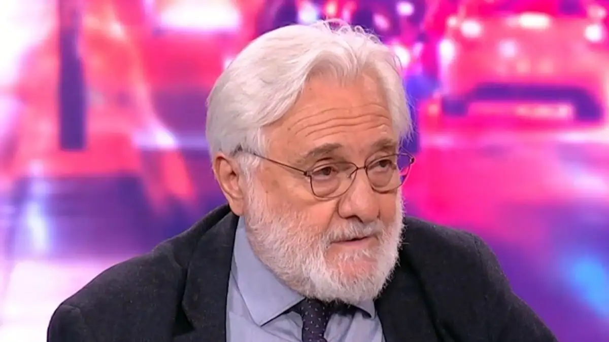 Ο Γιάννης Σμαραγδής αποκαλύπτει τον ηθοποιό για τον Κολοκοτρώνη – Συγκίνηση στα γυρίσματα του «Καποδίστρια»